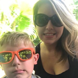 Meet your Posher, Candace